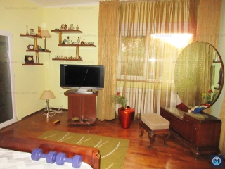 Casa cu 7 camere de vanzare, zona Central, 268 mp