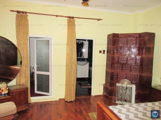 Casa cu 7 camere de vanzare, zona Central, 268 mp