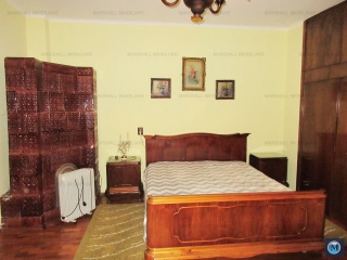 Casa cu 7 camere de vanzare, zona Central, 268 mp