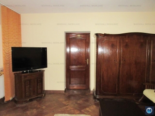 Casa cu 7 camere de vanzare, zona Central, 268 mp