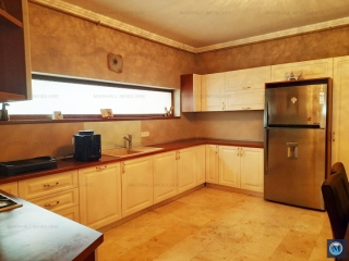 Vila cu 4 camere de vanzare, zona 9 Mai, 224.22 mp