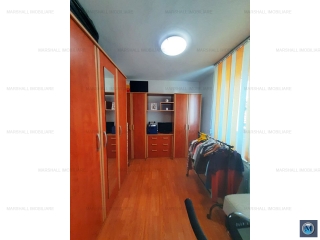 Vila cu 6 camere de vanzare, zona Malu Rosu, 220 mp