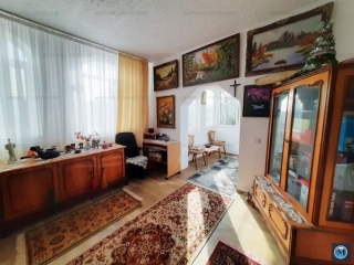 Casa cu 4 camere de vanzare in Ploiestiori, 87 mp