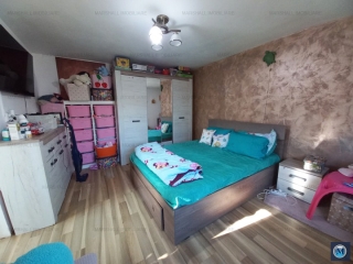 Casa cu 2 camere de vanzare, zona Lupeni, 70 mp