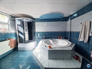 Vila cu 7 camere de vanzare, zona Marasesti, 330.96 mp