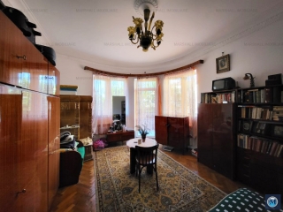 Vila cu 9 camere de vanzare, zona Central, 342.36 mp