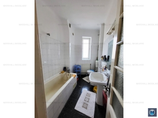 Vila cu 9 camere de vanzare, zona Central, 342.36 mp
