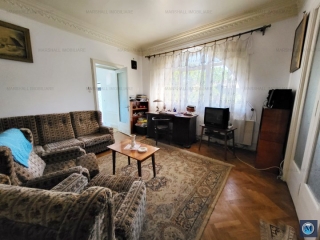 Vila cu 9 camere de vanzare, zona Central, 342.36 mp