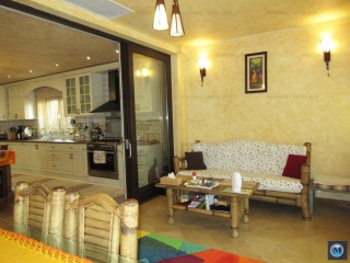 Vila cu 5 camere de inchiriat, zona Traian, 352.1 mp