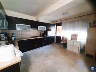 Vila cu 5 camere de vanzare in Boldesti-Scaeni, zona Nord-Est