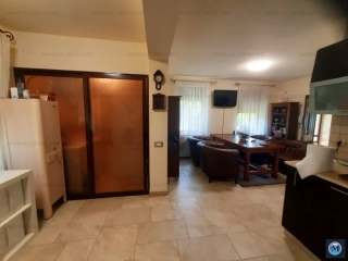 Vila cu 5 camere de vanzare in Boldesti-Scaeni, zona Nord-Est