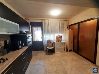 Vila cu 5 camere de vanzare in Boldesti-Scaeni, zona Nord-Est
