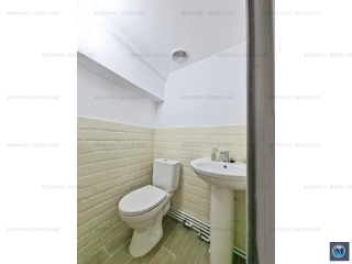 Casa cu 10 camere de vanzare, zona Postei - Bucov, 251.17 mp