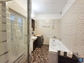 Casa cu 10 camere de vanzare, zona Postei - Bucov, 251.17 mp