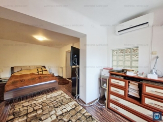 Casa cu 10 camere de vanzare, zona Postei - Bucov, 251.17 mp