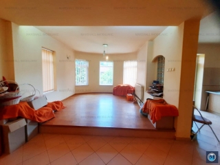 Vila cu 7 camere de vanzare in Lipanesti, 397.3 mp