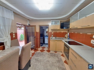 Casa cu 3 camere de vanzare, zona Republicii, 67.5 mp
