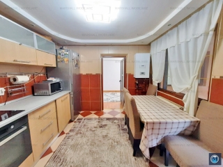 Casa cu 3 camere de vanzare, zona Republicii, 67.5 mp