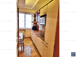 Apartament 3 camere de vanzare, zona Central, 82.32 mp