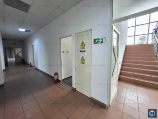 Spatiu industrial de vanzare in Campina, zona Central, 4600 mp