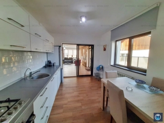 Vila cu 6 camere de vanzare in Paulesti, 196 mp