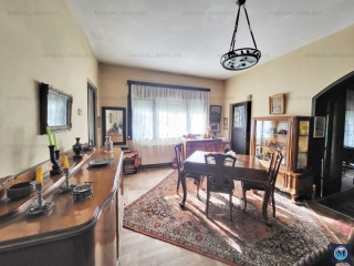 Apartament 3 camere de vanzare in Campina, zona Central, 80 mp