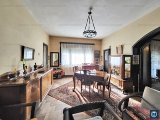 Apartament 3 camere de vanzare in Campina, zona Central, 80 mp