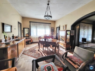 Apartament 3 camere de vanzare in Campina, zona Central, 80 mp