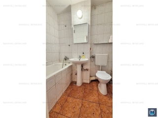 Apartament 4 camere de vanzare, zona Sud, 78.8 mp