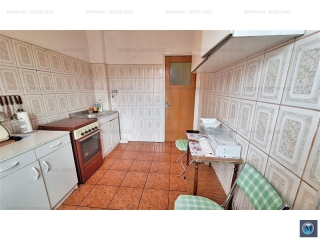 Apartament 4 camere de vanzare, zona Sud, 78.8 mp