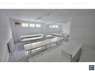 Spatiu industrial de vanzare in Valenii de Munte, zona Central, 2600 mp
