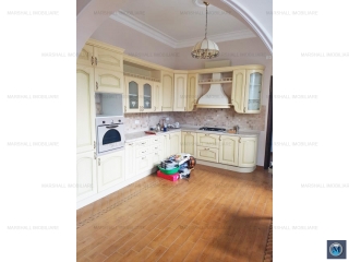 Vila cu 6 camere de inchiriat in Campina, 370 mp
