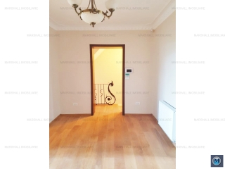 Vila cu 6 camere de inchiriat in Campina, 370 mp