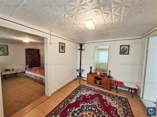 Casa cu 6 camere de vanzare in Ciorani, 89 mp