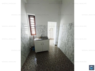 Apartament 4 camere de inchiriat, zona Central, 100 mp
