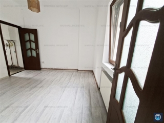 Apartament 4 camere de inchiriat, zona Central, 100 mp
