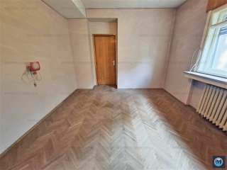 Apartament 4 camere de vanzare, zona Sud, 94,67 mp