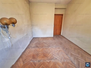 Apartament 4 camere de vanzare, zona Sud, 94,67 mp