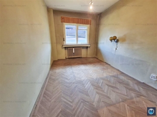 Apartament 4 camere de vanzare, zona Sud, 94,67 mp