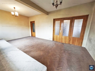 Apartament 4 camere de vanzare, zona Sud, 94,67 mp