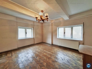 Casa cu 3 camere de vanzare, zona Central, 152,72 mp