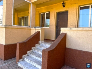 Casa cu 4 camere de vanzare, zona Central, 162 mp