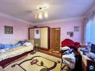 Casa cu 4 camere de vanzare, zona Central, 162 mp