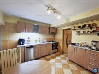 Casa cu 7 camere de vanzare, zona Exterior Est, 220 mp