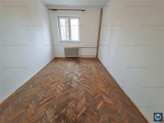 Apartament 3 camere de vanzare, zona Baraolt, 46 mp