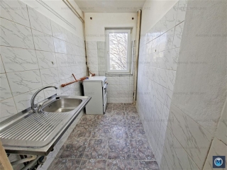 Apartament 3 camere de vanzare, zona Baraolt, 46 mp