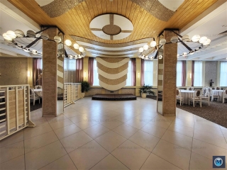 Spatiu comercial de vanzare, zona Vest, 1200 mp