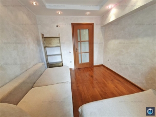 Apartament 4 camere de vanzare, zona Nord, 80.62 mp