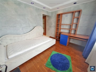 Apartament 4 camere de vanzare, zona Nord, 80.62 mp