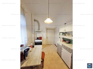 Casa cu 4 camere de vanzare, zona Central, 113 mp